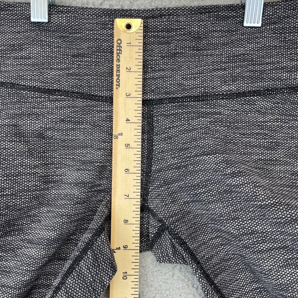 Lululemon Women Cropped Legging Size 6 yoga workout - Picture 5 of 9